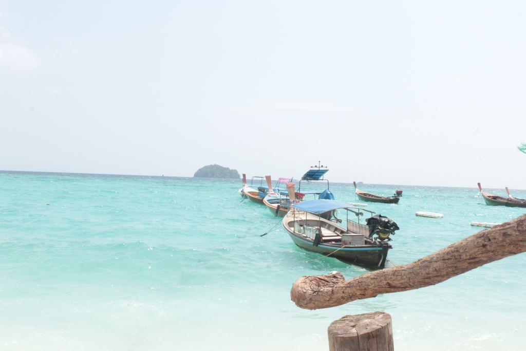 Captain Yut'S Bangalows Koh Lipe Exterior foto