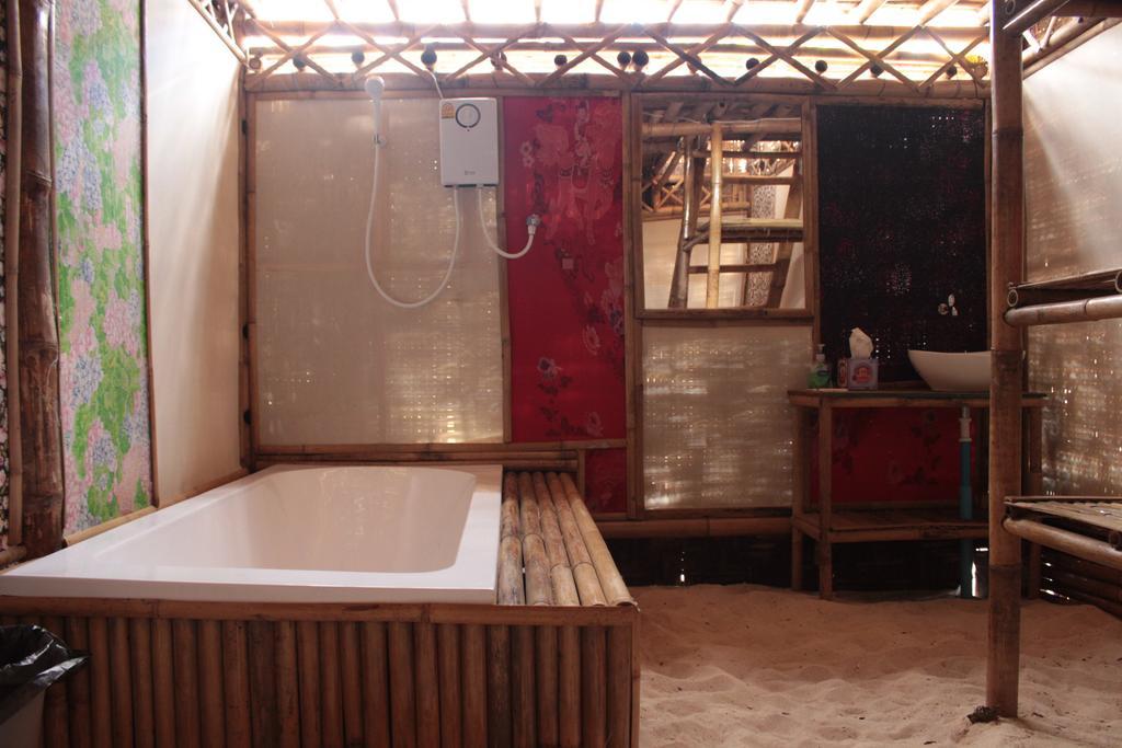 Captain Yut'S Bangalows Koh Lipe Exterior foto